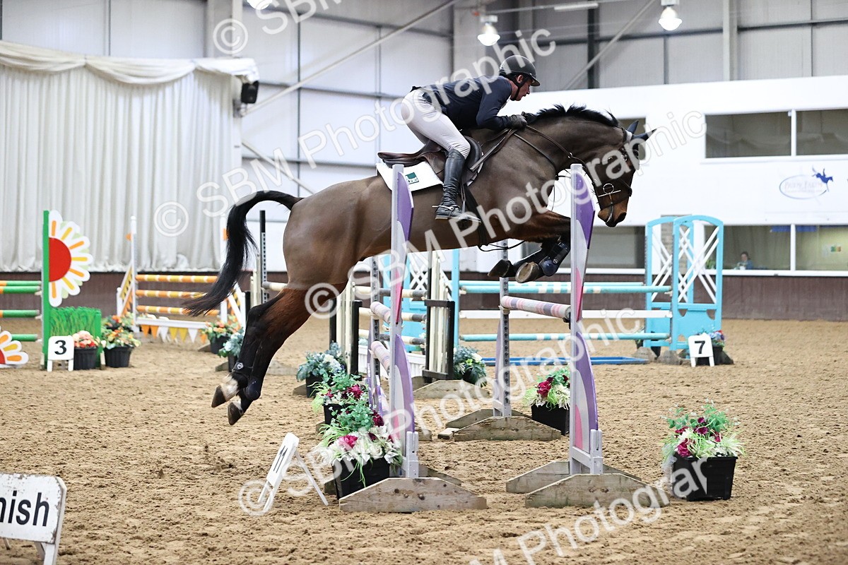 SBM_001437 - Class 4 - Senior Newcomers - 1.10m Open