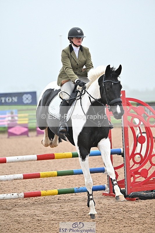 241103A-104730-06753 - SUN Cls 18 British Novice and 90cm Open