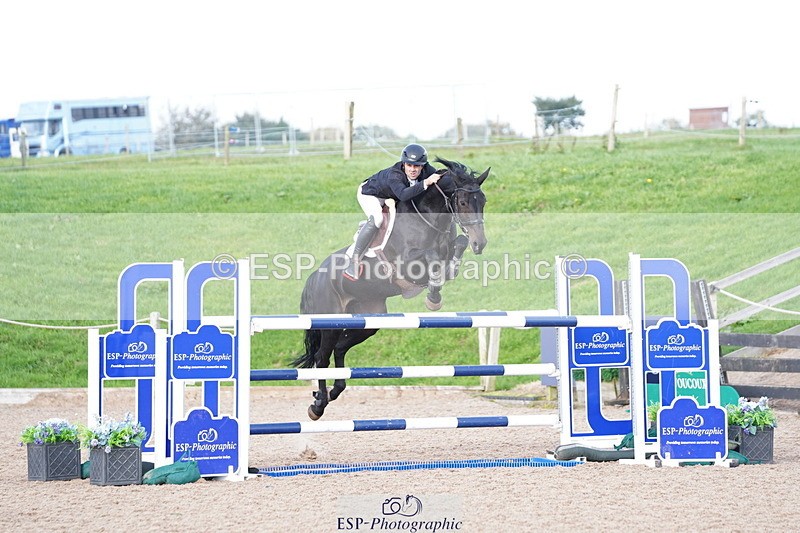 241004A-160536-02744 - Fri 05 Nat 1.30m & 1.40m Open