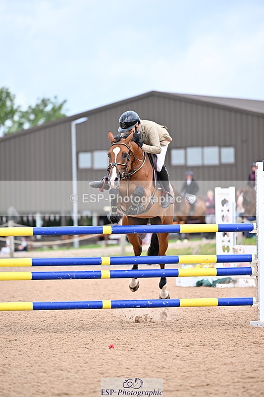 240726A-133700-01469 - Cls 3 Snr Foxhunter