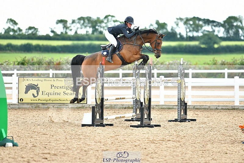 230721A-143015-06937 - Cls 22, 1 Star Gold 1.30m