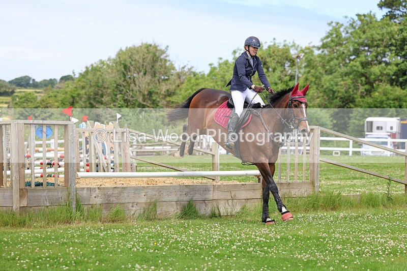 3E7A3573 - Class 6: Hawkins Motors Senior 1.00m Derby