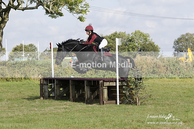  WWHT 171021 3286 - Intermediate (0.90m)  17/10/21