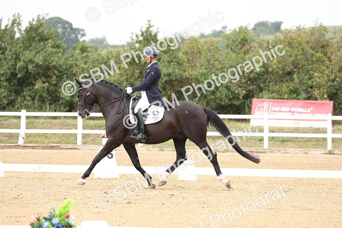 SBM_007599 - Class 9 - FEI INT I - 14.57-15.45