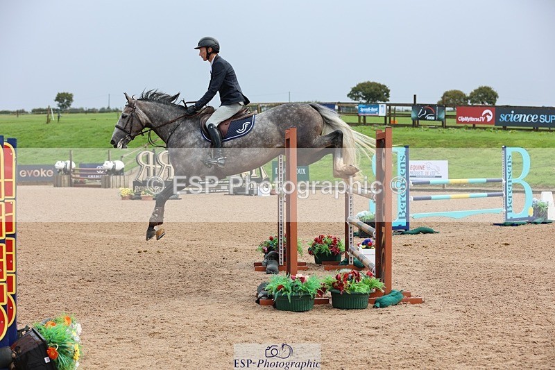250911-124240-01531 - Cls 3 Snr Foxhunter