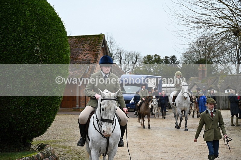 WJ7_9279 - Walk out..