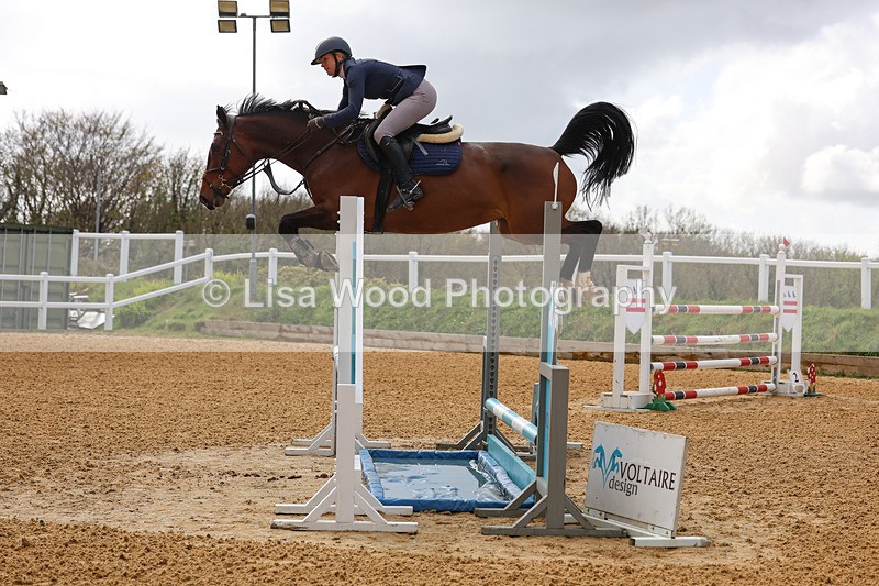 3E7A2416 - Class 9: Senior 1.30m open