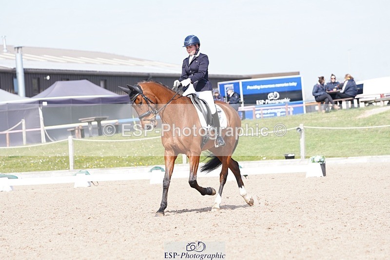 250403-124020-01946 - 036-Abbie.Newbury-Seagry.Viceroy