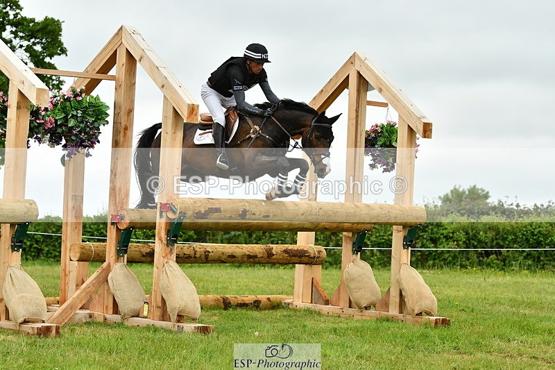 250524A-124237-10425 - B-324-Tim.Price-GARCON