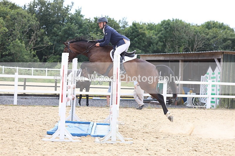 3E7A6362 - Class 8: Senior Newcomers/1.10m open