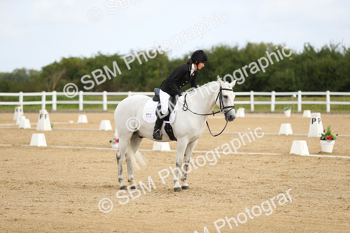 SBM_015522 - Class 13 - Novice 23 - 9.54-11.04