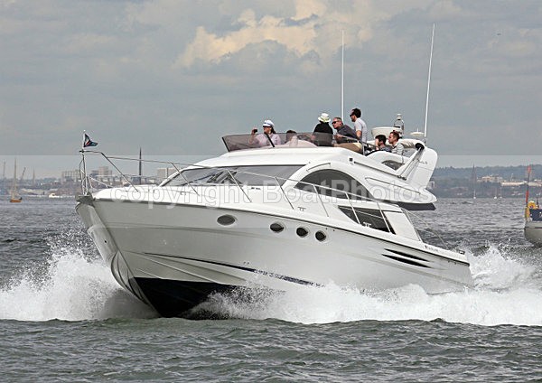 120720 ZODANI FAIRLINE PHANTOM 46 WT7A7329 - Flybridge Cruisers