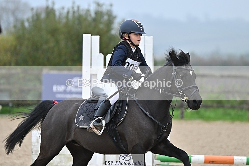 241110-101102-00205 - 40cm Showjumping