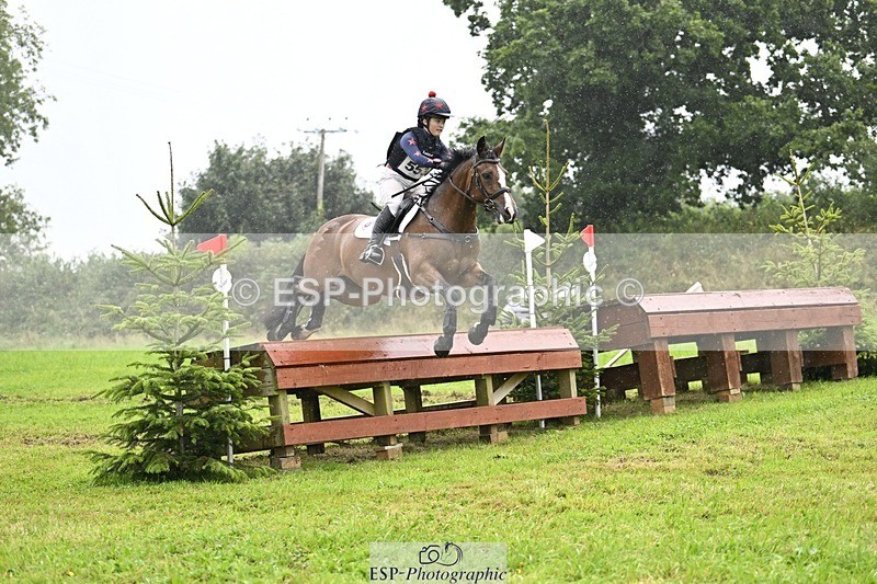 240901A-150355-10277 - 553-Molly.Pullin-OAKWELLYNS.DECANTER.OF.SKYE