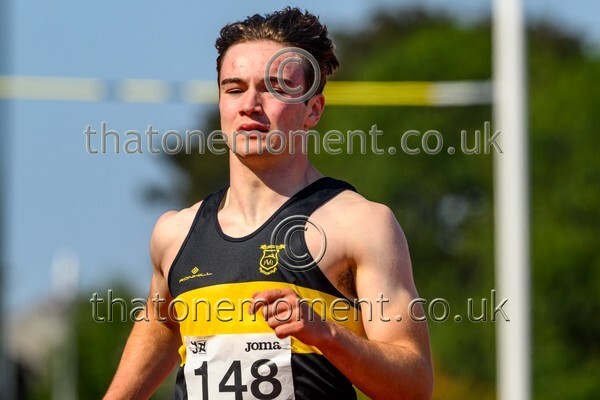 Age25SAT-926646 - Track Male