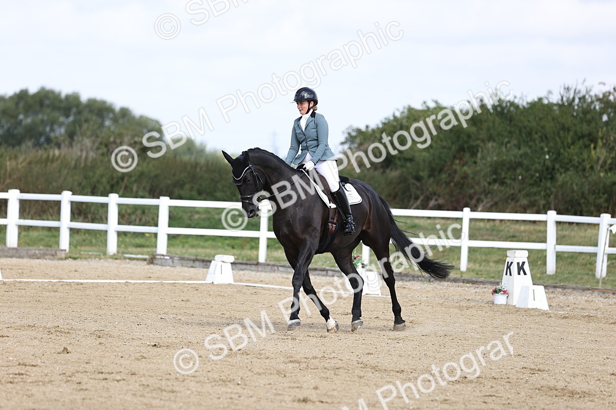 SBM_016064 - Class 14 - Novice 23 - 10.29-11.32