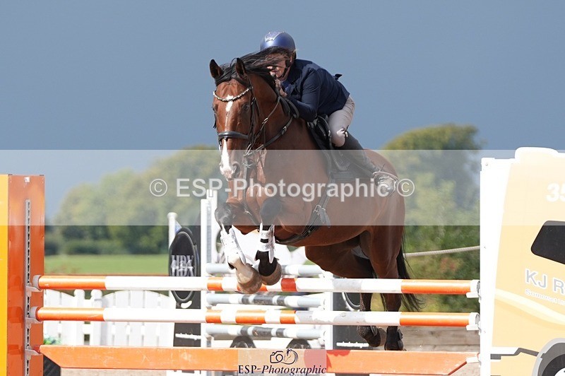 250913-122701-06884 - Cls 15 Snr Foxhunter
