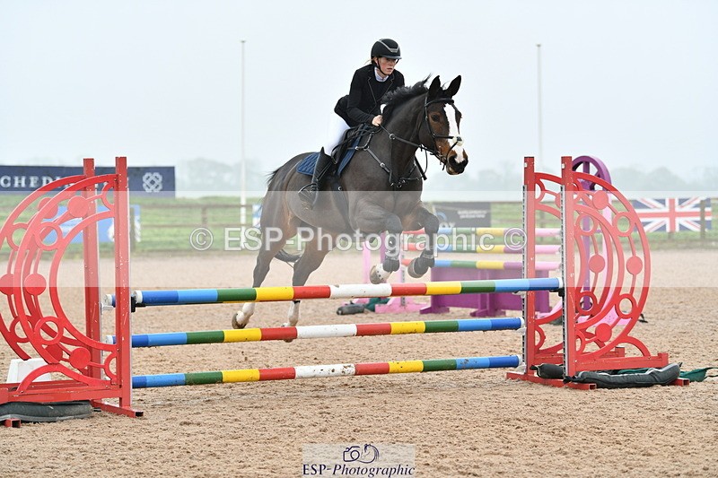 241102A-112759-04297 - SAT Cls 9 British Novice and 90cm Open