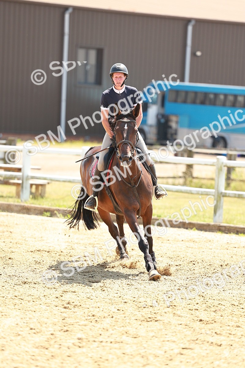 SBM_001723 - Class 4 - Senior Newcomers - 1.10m