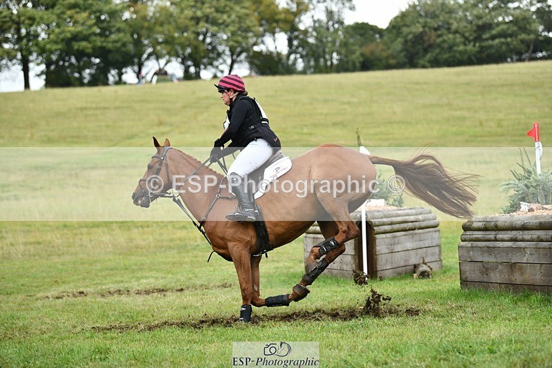 250831-154245-11802 - O-723-Lizzie.Luxton