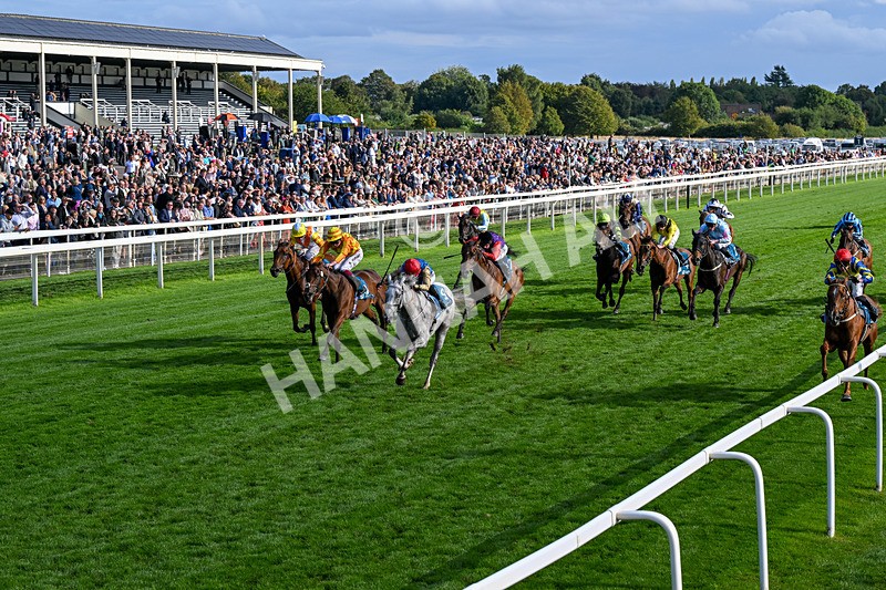 210826-Race 7-Silver Lake-0418 - Race 7 17.20pm Sky Bet EBF Fillies' Handicap