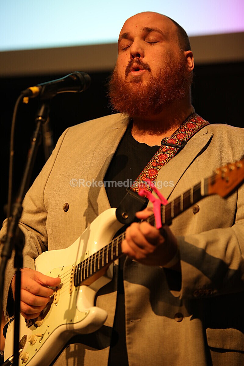 FOLK N BLUES-485 - FOLK and BLUES SEPT 2022