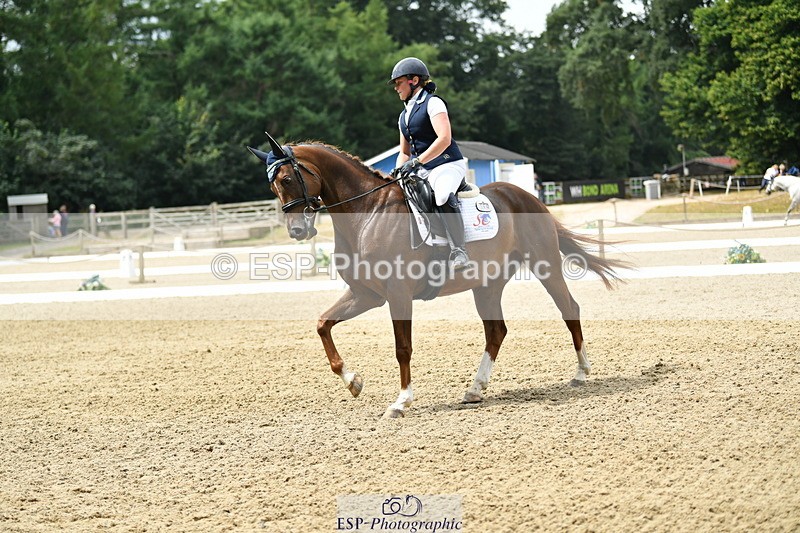 250718A-121350-01381 - 144-Verity.Perry-Vogue