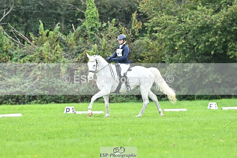 241024-115942-02573 - 321-Hannah.Underhill-DONBEG.GREY