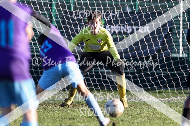 1DX32495 - 2025-11-23 FC Abbey Meads U13 Purple V Highworth Town Junior FC U13 T