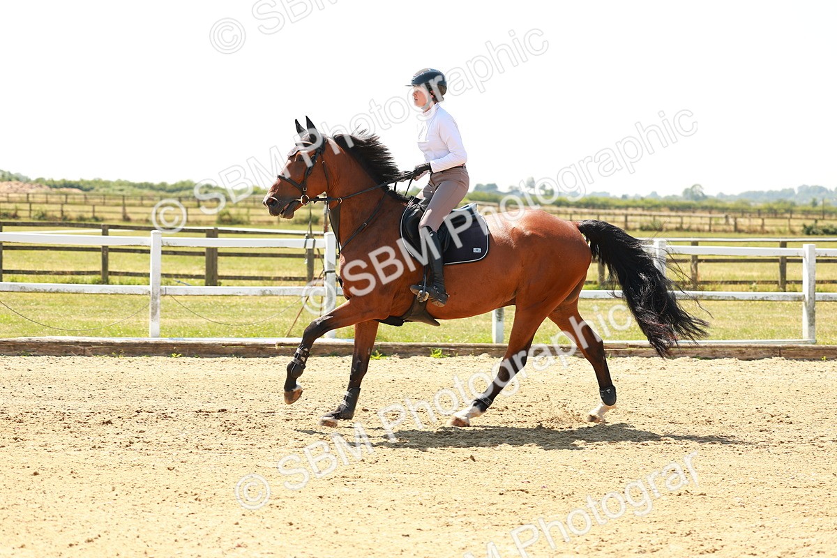SBM_001553 - Class 4 - Senior Newcomers - 1.10m