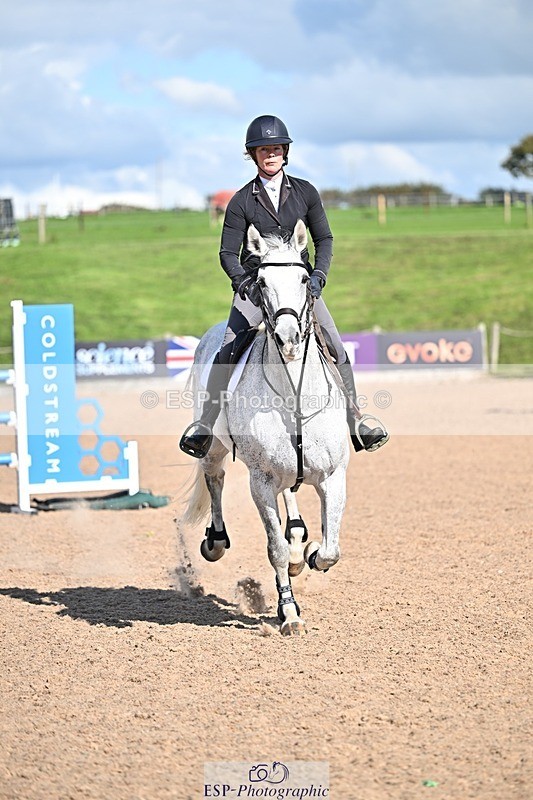 250924-141431-00559 - Cls 6 Foxhunter and 1.20m Open