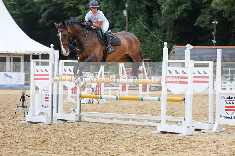 3E7A6366 - Class 8: Senior Newcomers/1.10m open