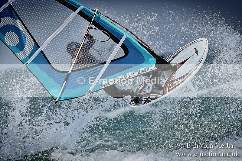 WS 020413-133b - Windsurfing