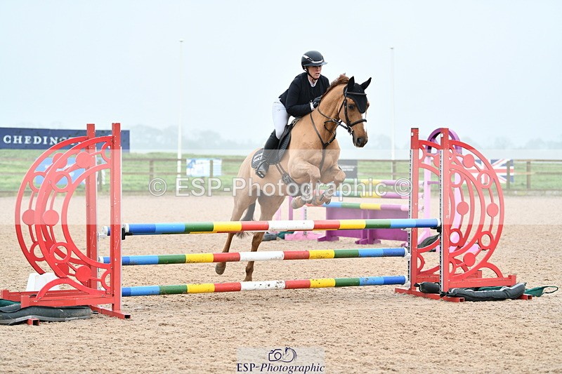 241102A-113956-04363 - SAT Cls 9 British Novice and 90cm Open