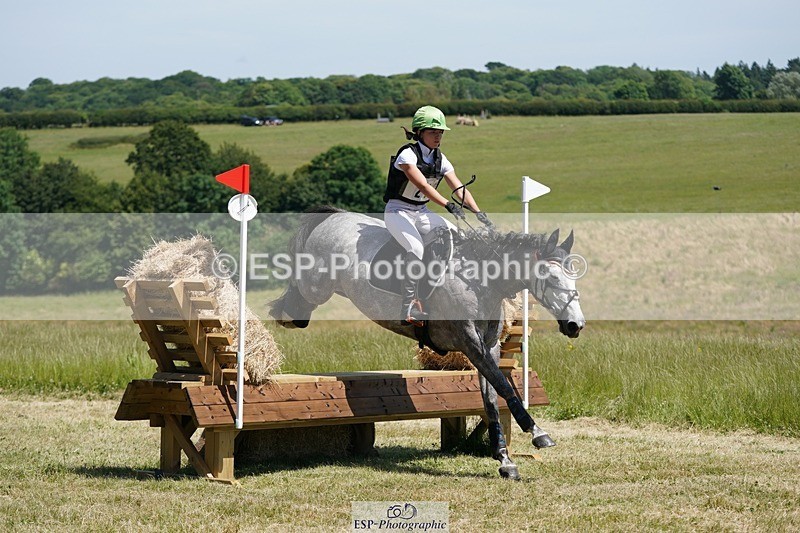 240629X-142732-3546 - 210-Tarka_Abraham-QUEEN_RUBIE