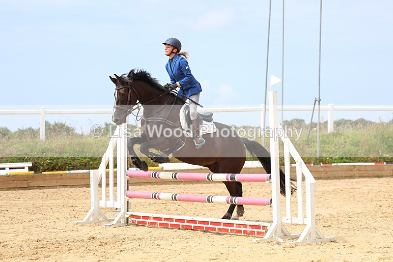 3E7A3808 - Class 9: 80cm Senior