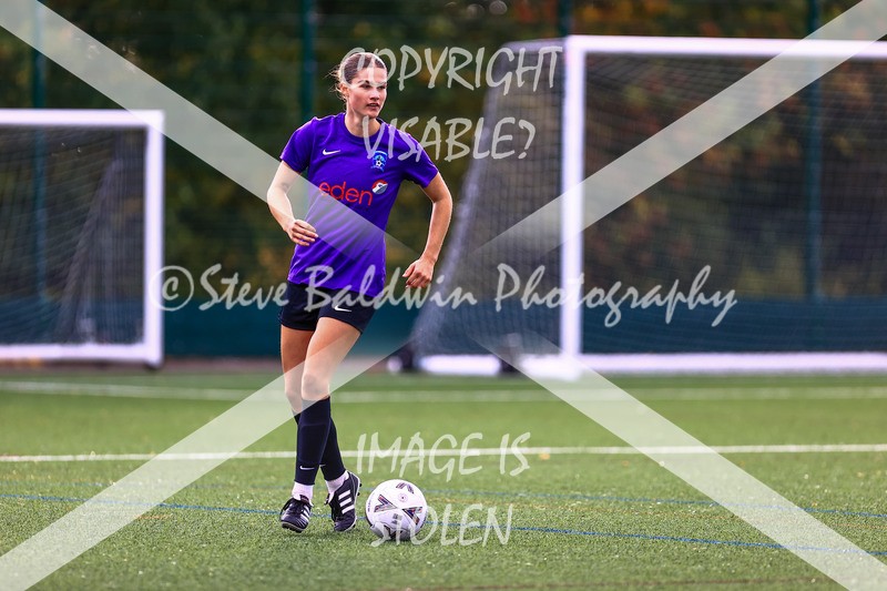 1DX31089 - 2025-10-05 FC Abbey Meads Ladies V Purton  Kingsdown FC Ladies