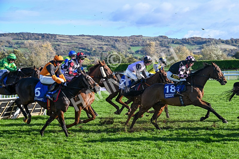 251025-Race 4-9148 - Race 4