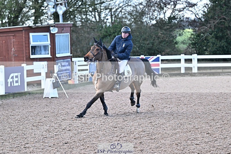 251203-130456-00620 - Cls 4 Newcomers and 1.10m Open