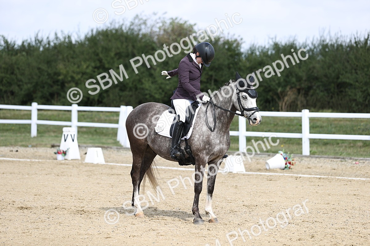 SBM_016271 - Class 14 - Novice 23 - 10.29-11.32