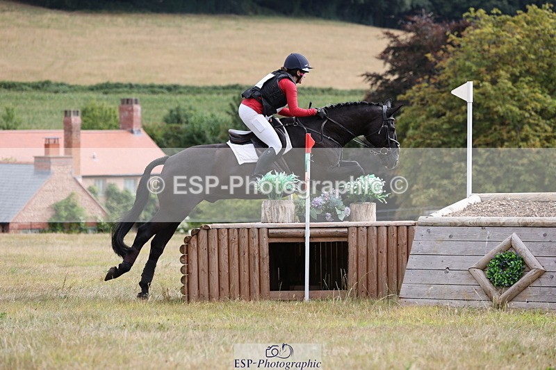 250802A-100547-00790 - A-002-Hannah.Cliffe-RV.OLIE