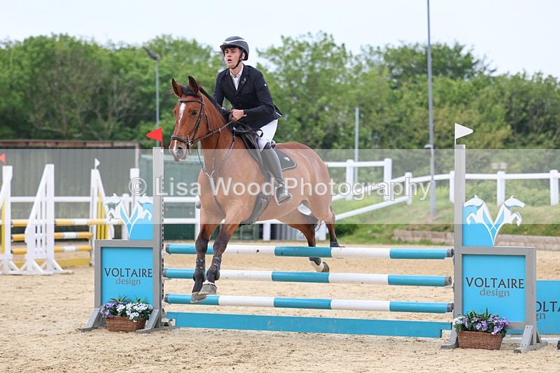 3E7A8496 - Class 4: Senior British Novice/90cm open