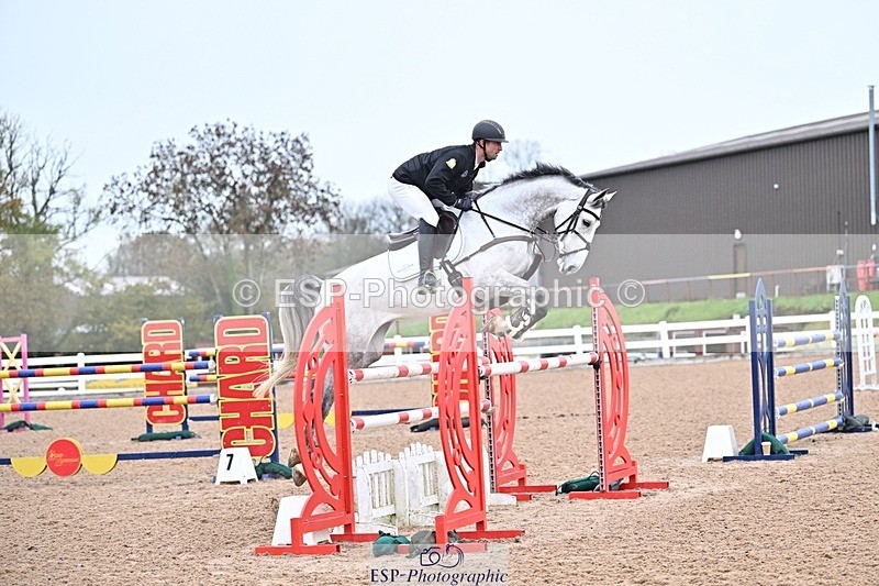 251029-132409-00557 - Foxhunter and 1.20m