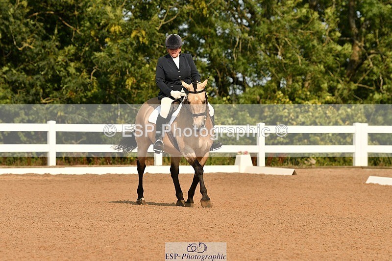 250817-092500-06905 - 082-Sarah.DavisWinston.Classic.Gold