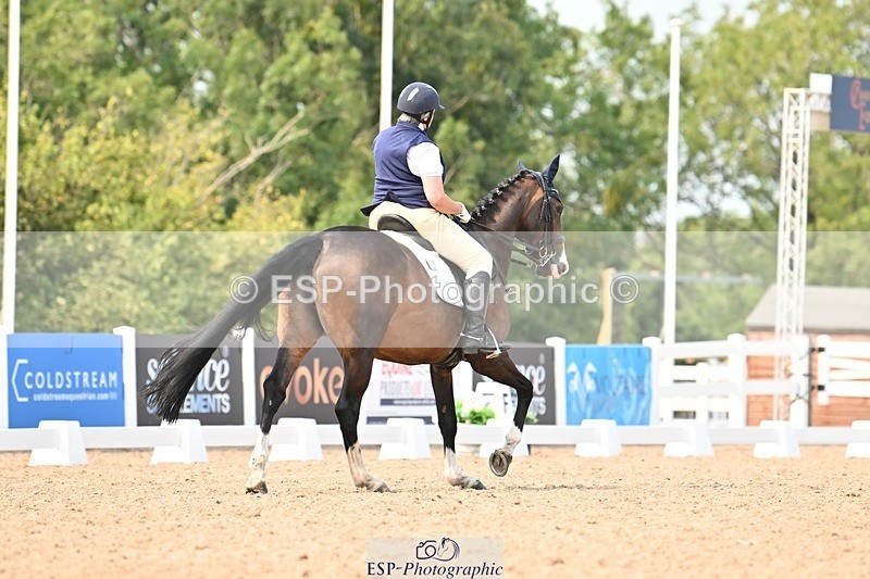 250816-150449-05757 - 031-Nicola.SealRebel.Heart