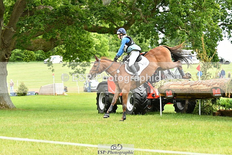 250525A-121127-16622 - D-402-Isabelle.Cook-CYMOON.F.Z