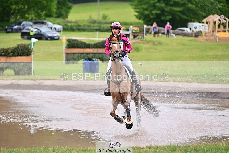 250524A-133419-10943 - B-370-Emma.Hyslop-Webb-KBS.TIME.TRAVEL