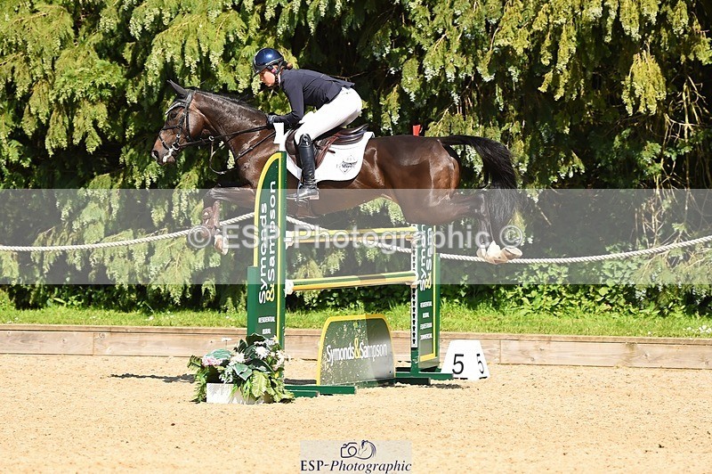 230527-153654-11582 - 485-OPPOSITION_HERALDIK_GIRL-Kirsty_Chabert-SJ