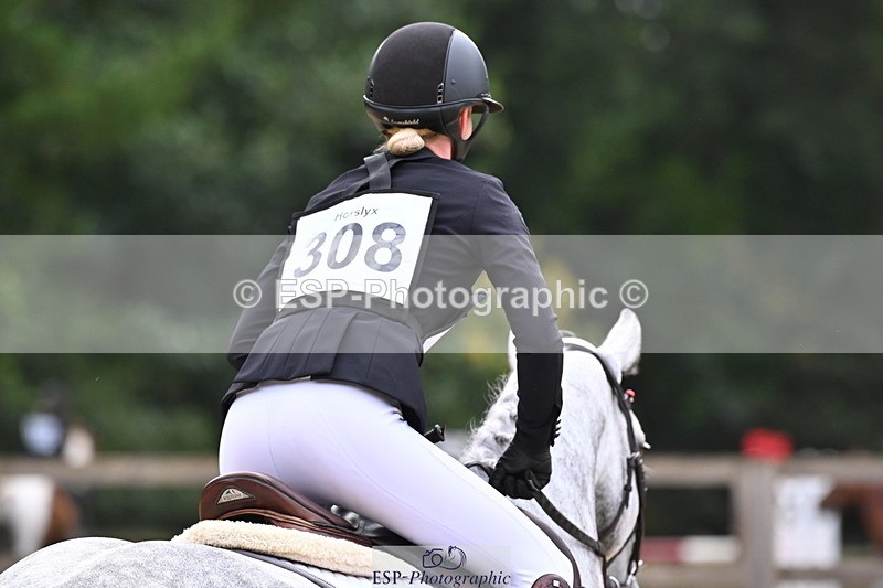 250802A-144925-06038 - G-308-Alice.Sandiford-OMALLEYS.GALWAY.GIRL