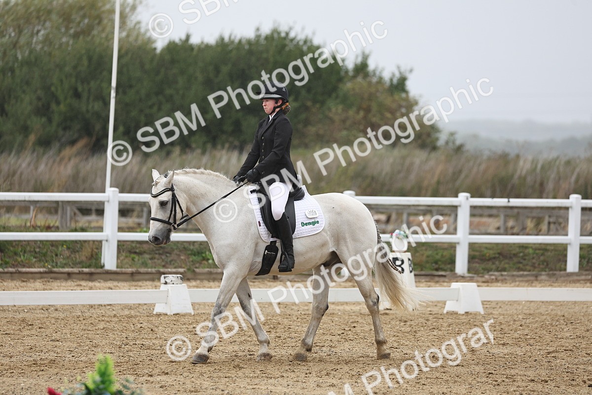 SBM_004375 - Class 8 - Novice 3 Champs